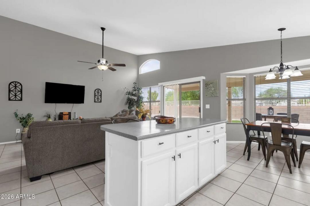 Real Estate Picture 10