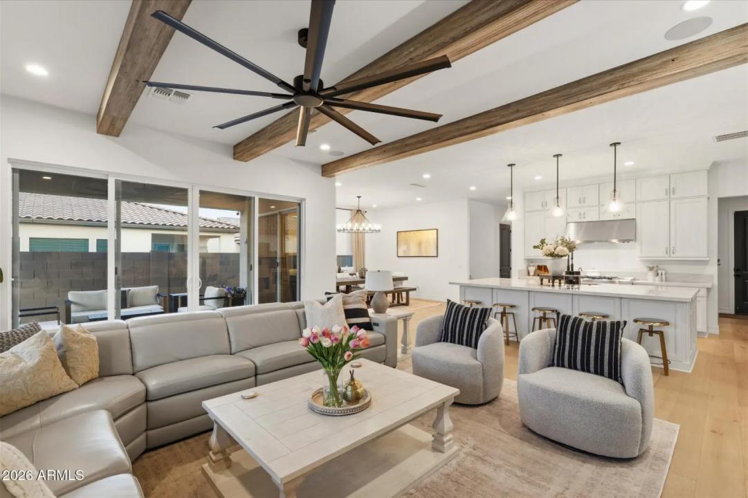 Real Estate Picture 5
