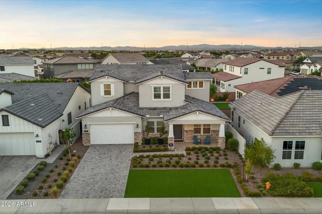 Real Estate Picture 6
