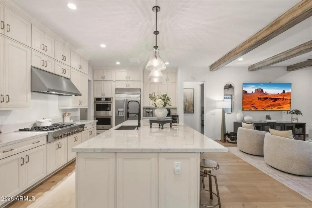 Real Estate Picture 13