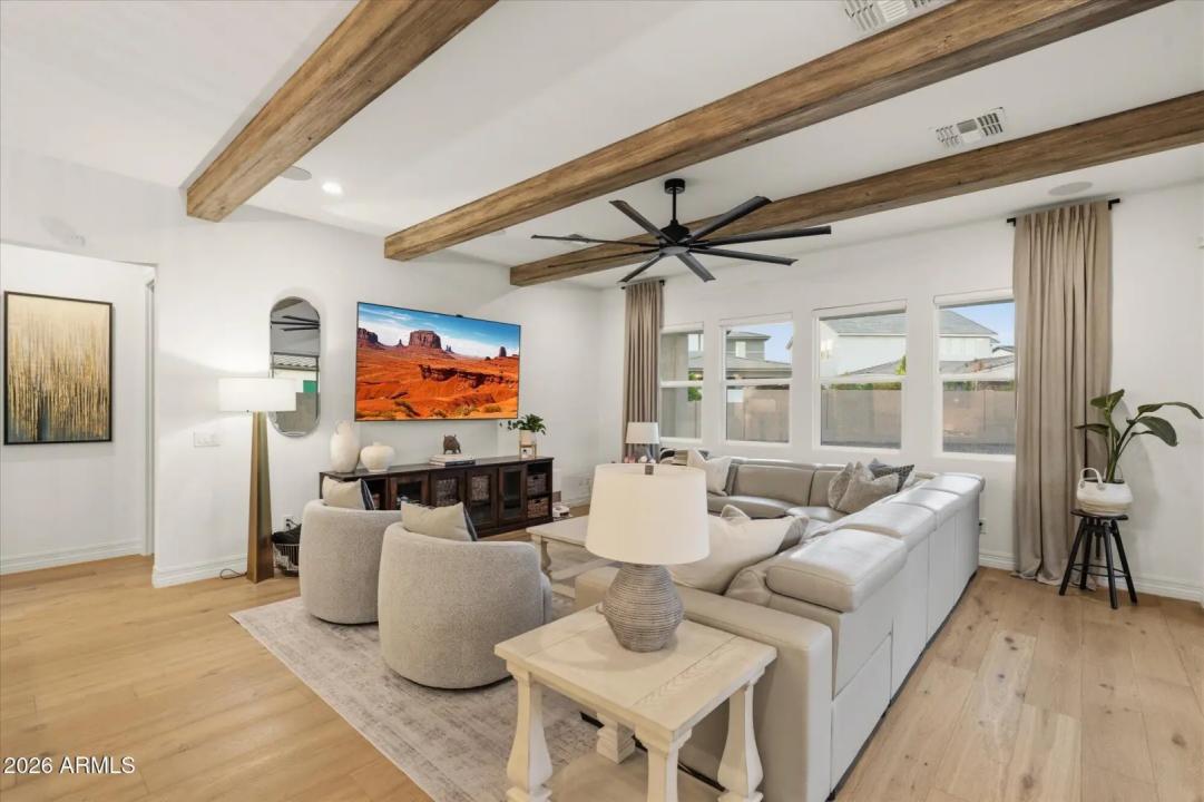 Real Estate Picture 15