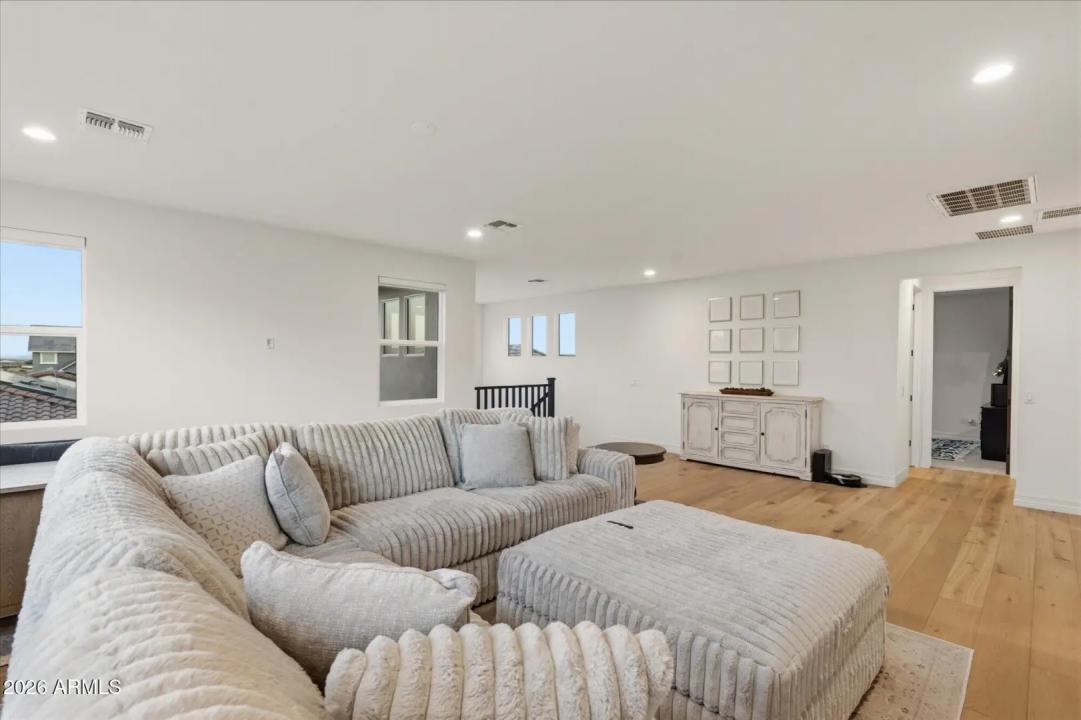 Real Estate Picture 20