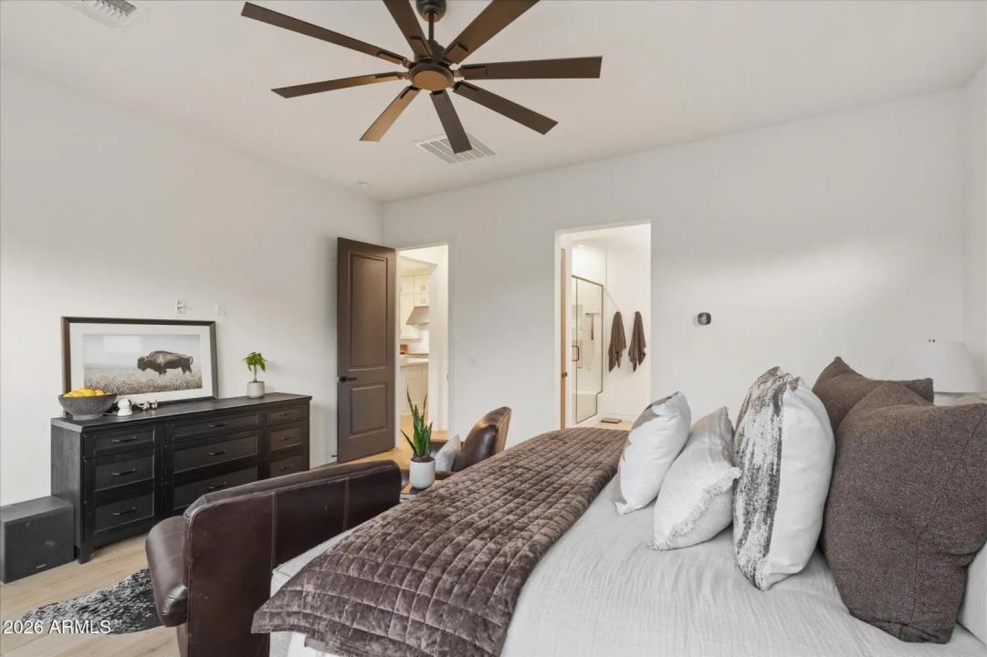 Real Estate Picture 22