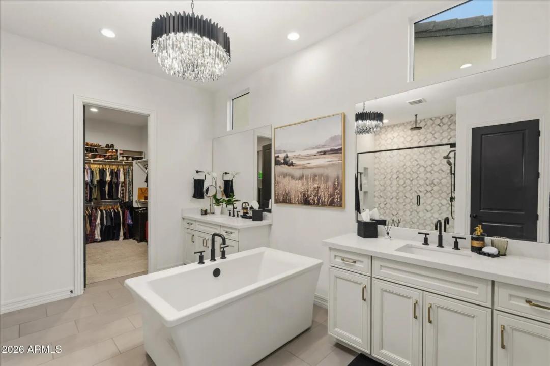 Real Estate Picture 23