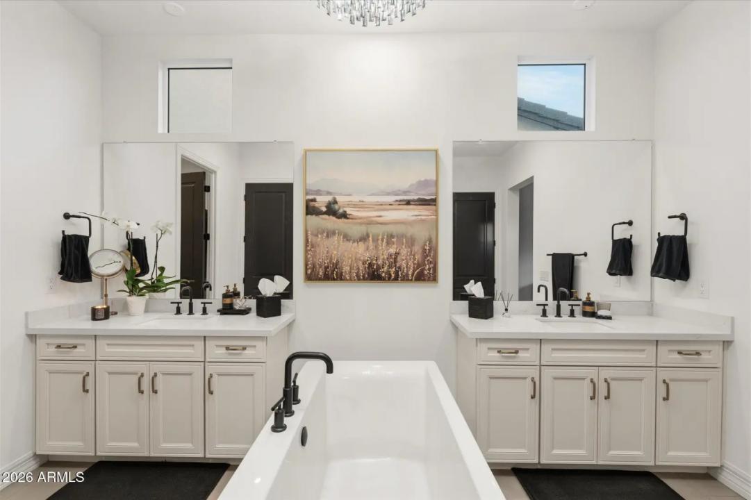 Real Estate Picture 24