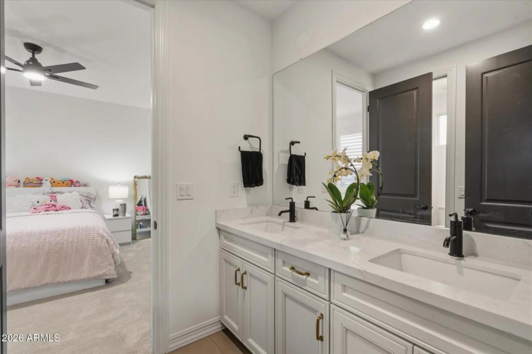 Real Estate Picture 29