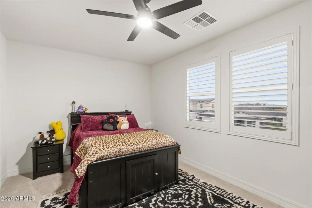 Real Estate Picture 32