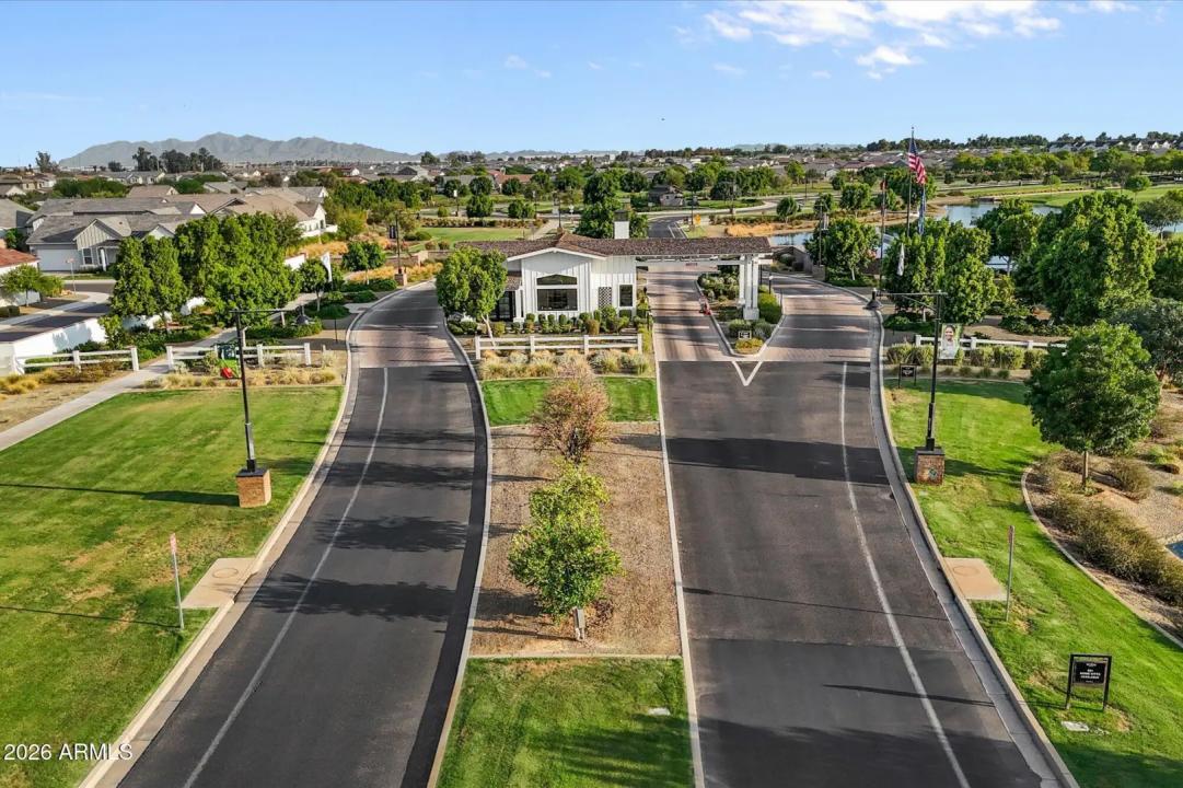 Real Estate Picture 40