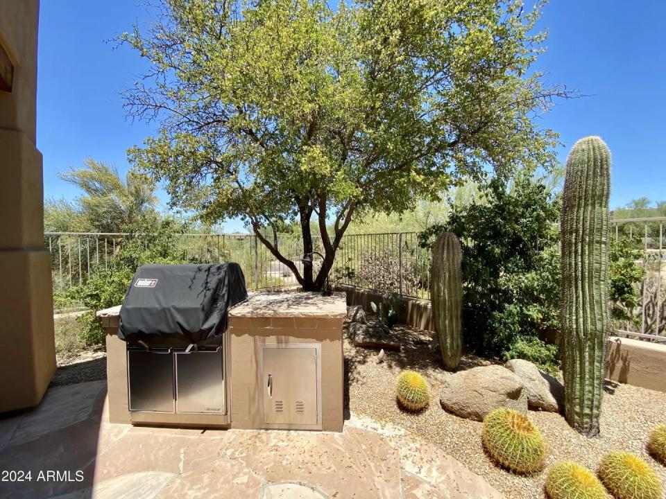 Real Estate Picture 3