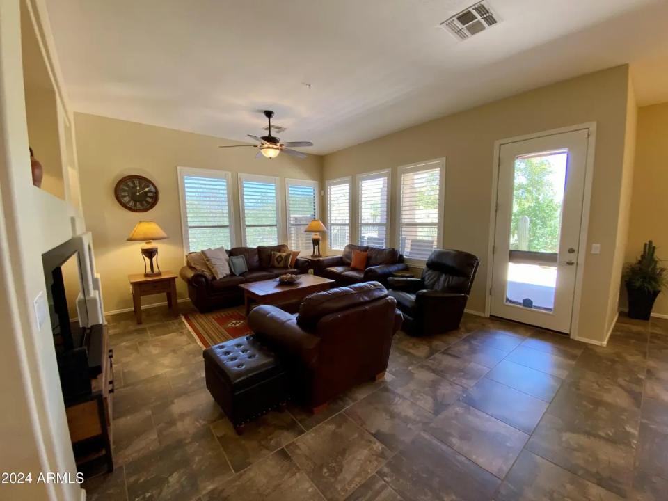 Real Estate Picture 6