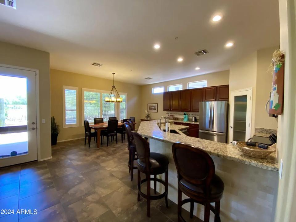 Real Estate Picture 8