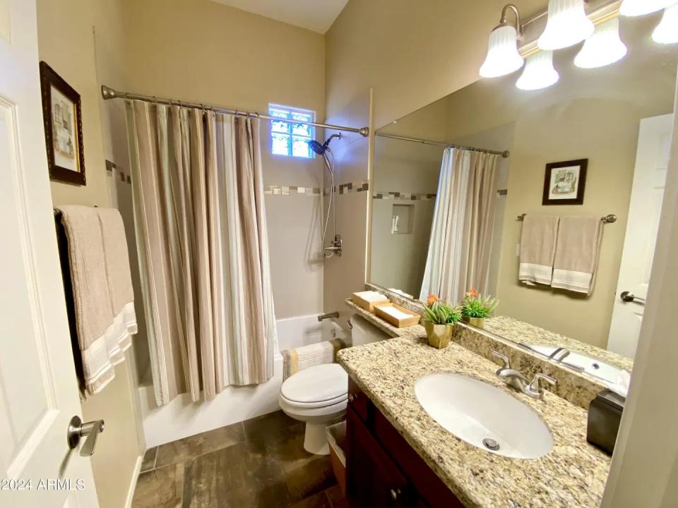 Real Estate Picture 13