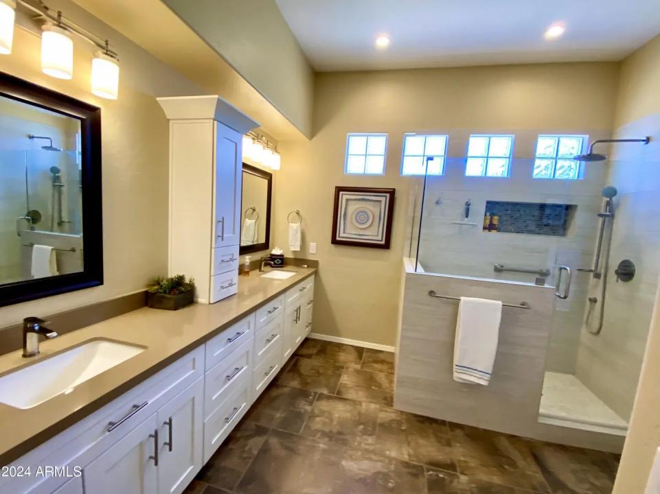 Real Estate Picture 17
