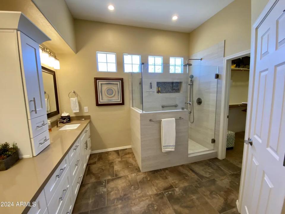 Real Estate Picture 18