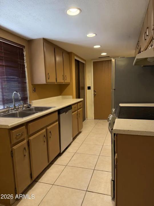 Real Estate Picture 4
