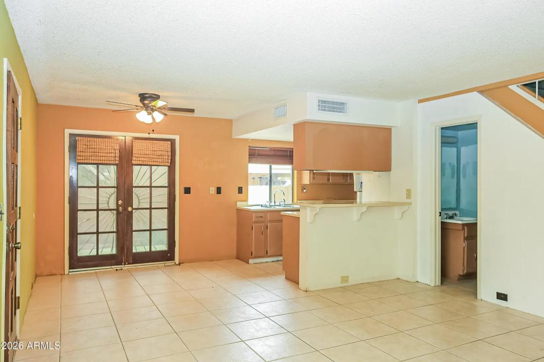 Real Estate Picture 5