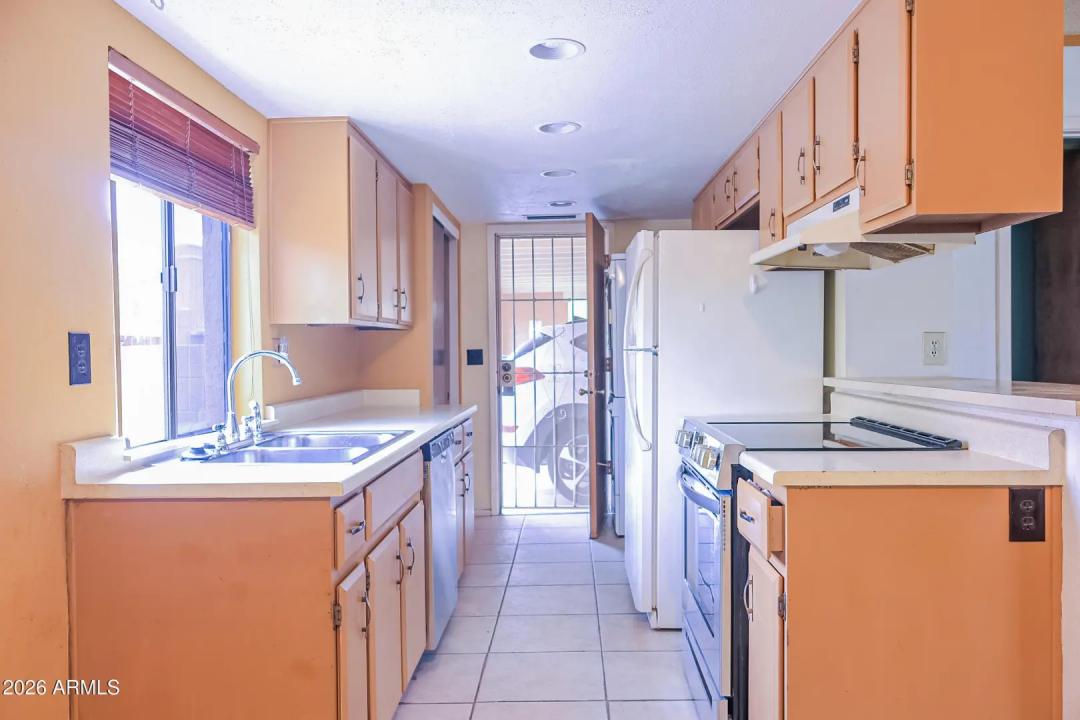 Real Estate Picture 3