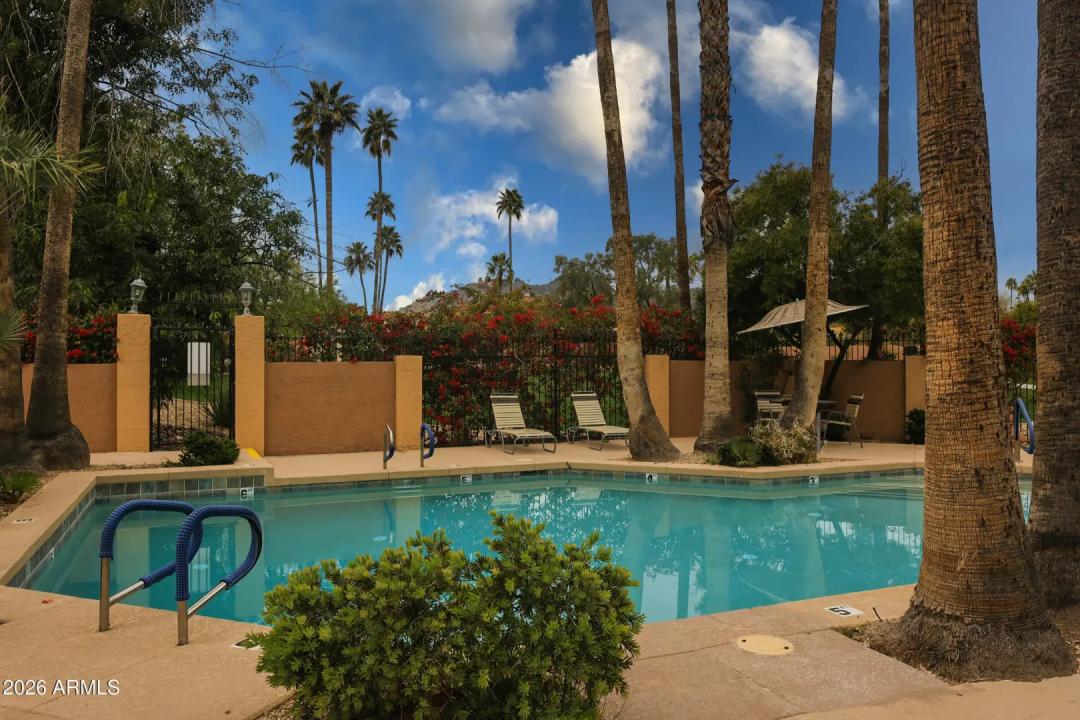 Real Estate Picture 12