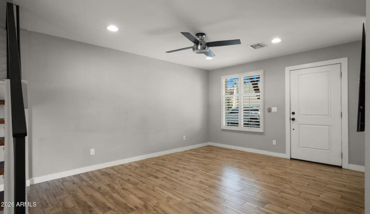Real Estate Picture 5