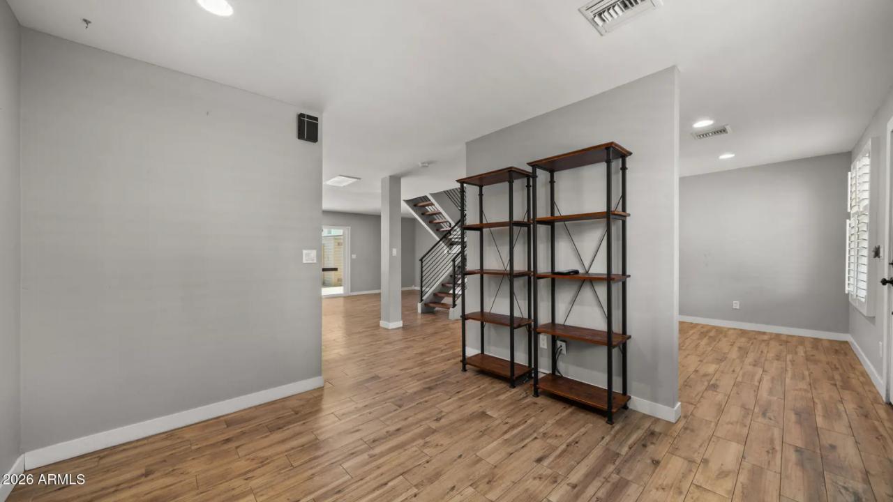 Real Estate Picture 6