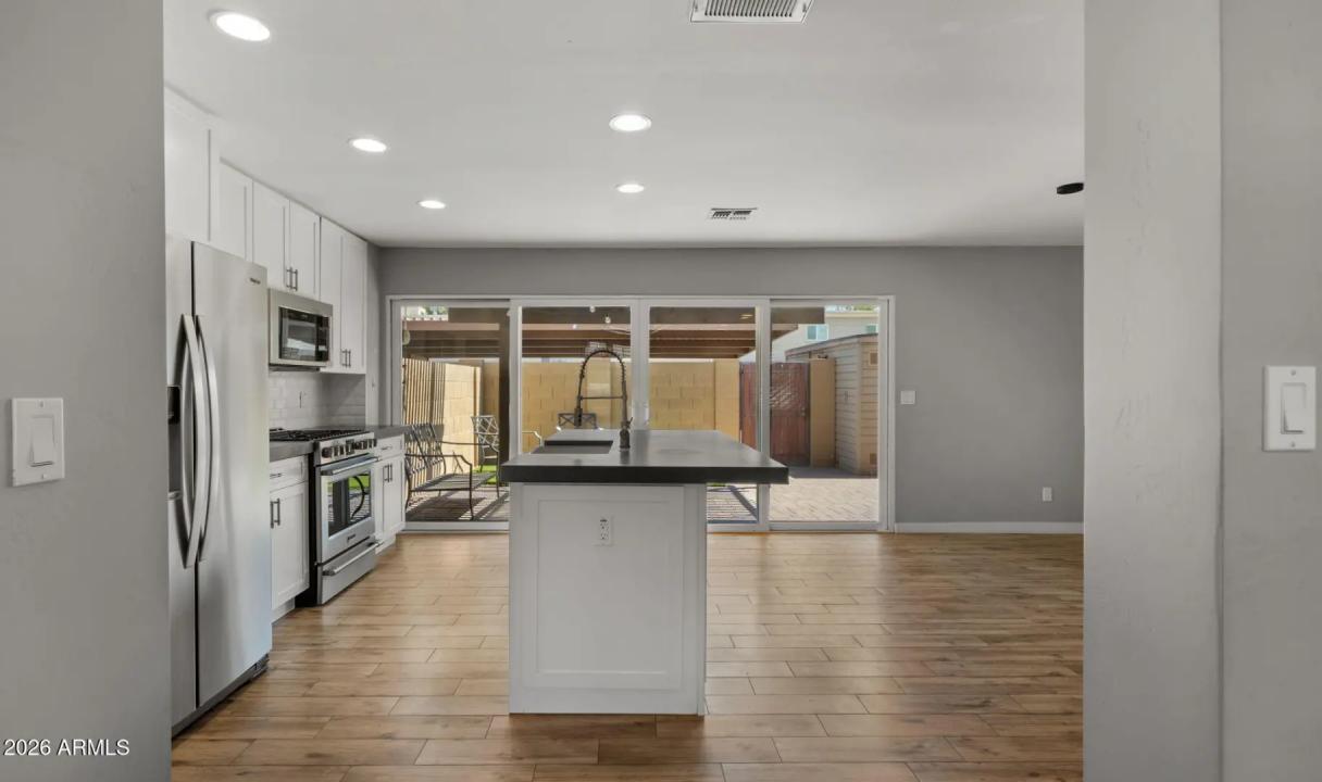 Real Estate Picture 10
