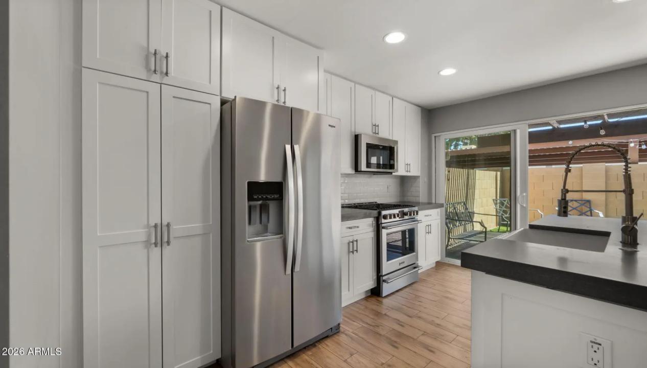 Real Estate Picture 13