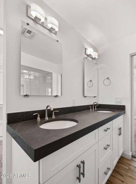 Real Estate Picture 24