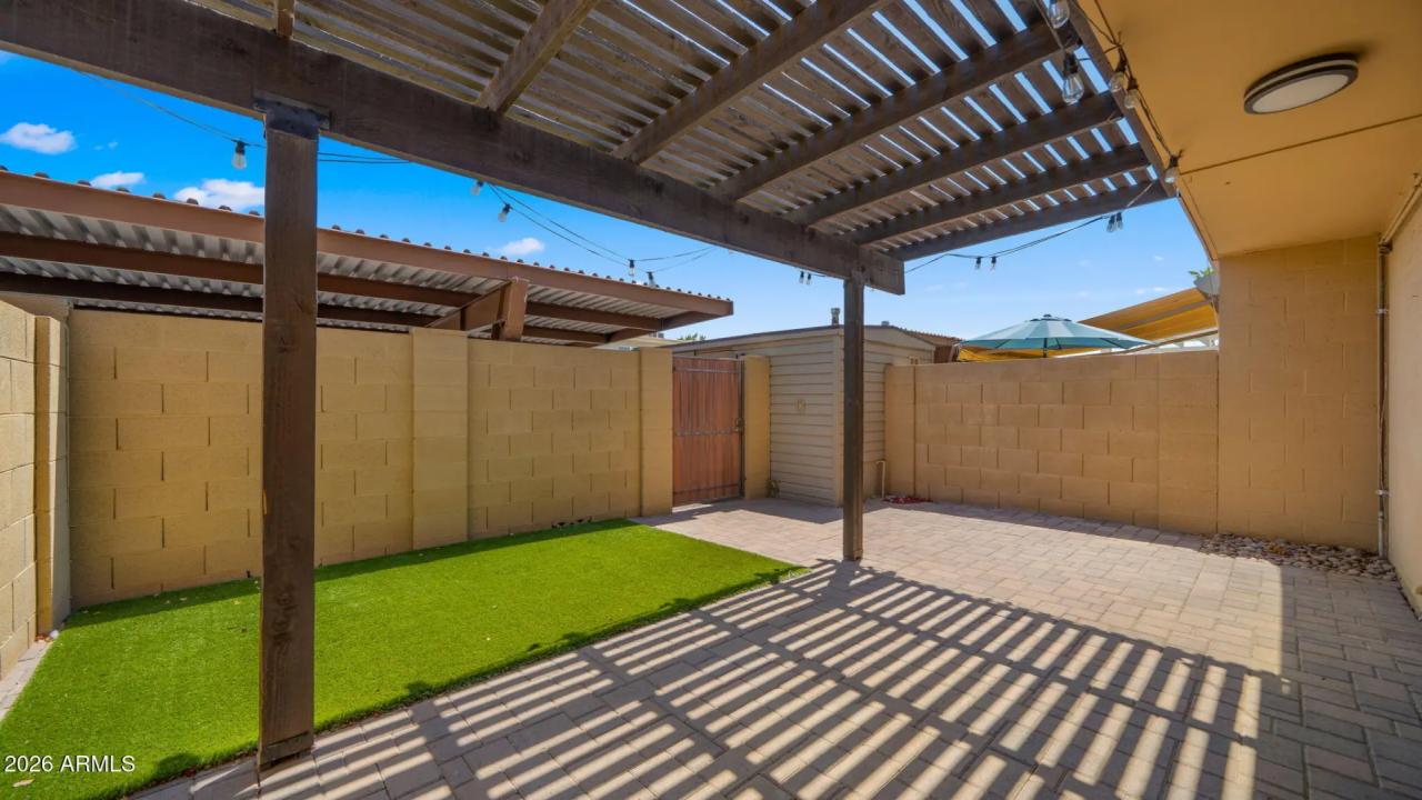 Real Estate Picture 33