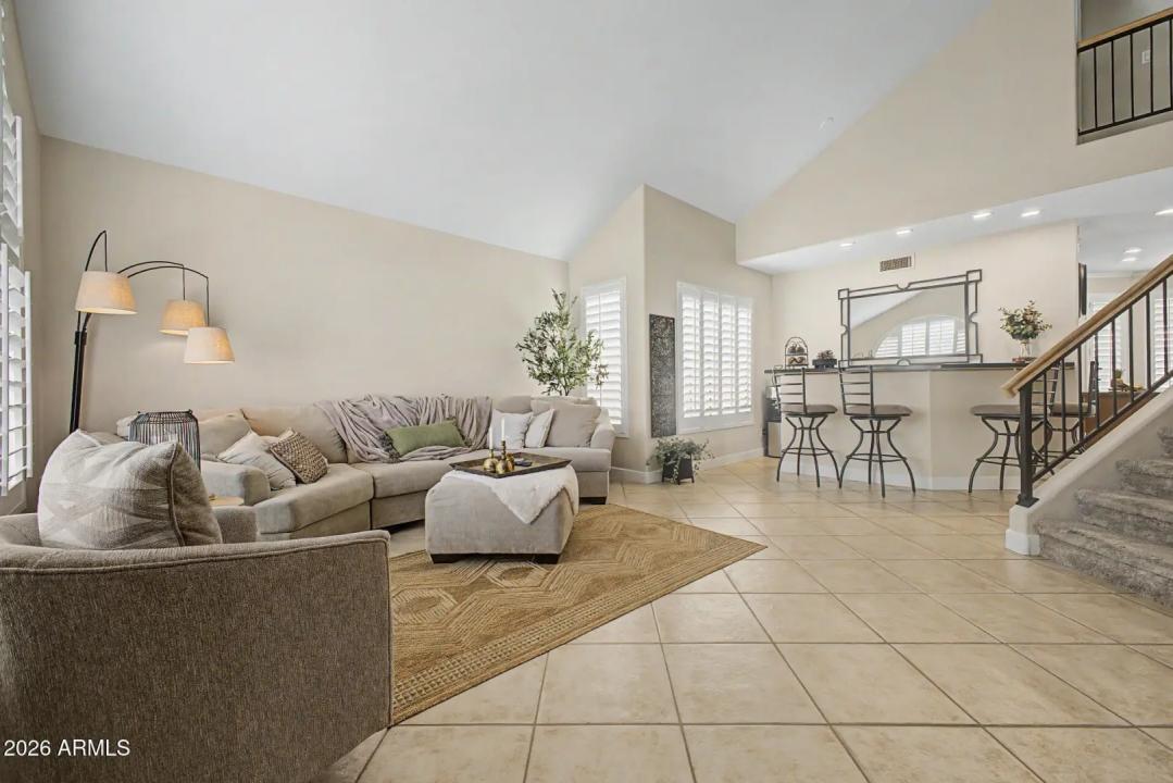 Real Estate Picture 4