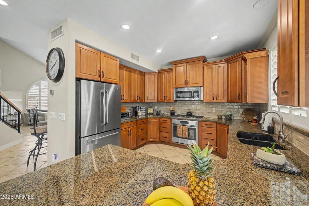 Real Estate Picture 7