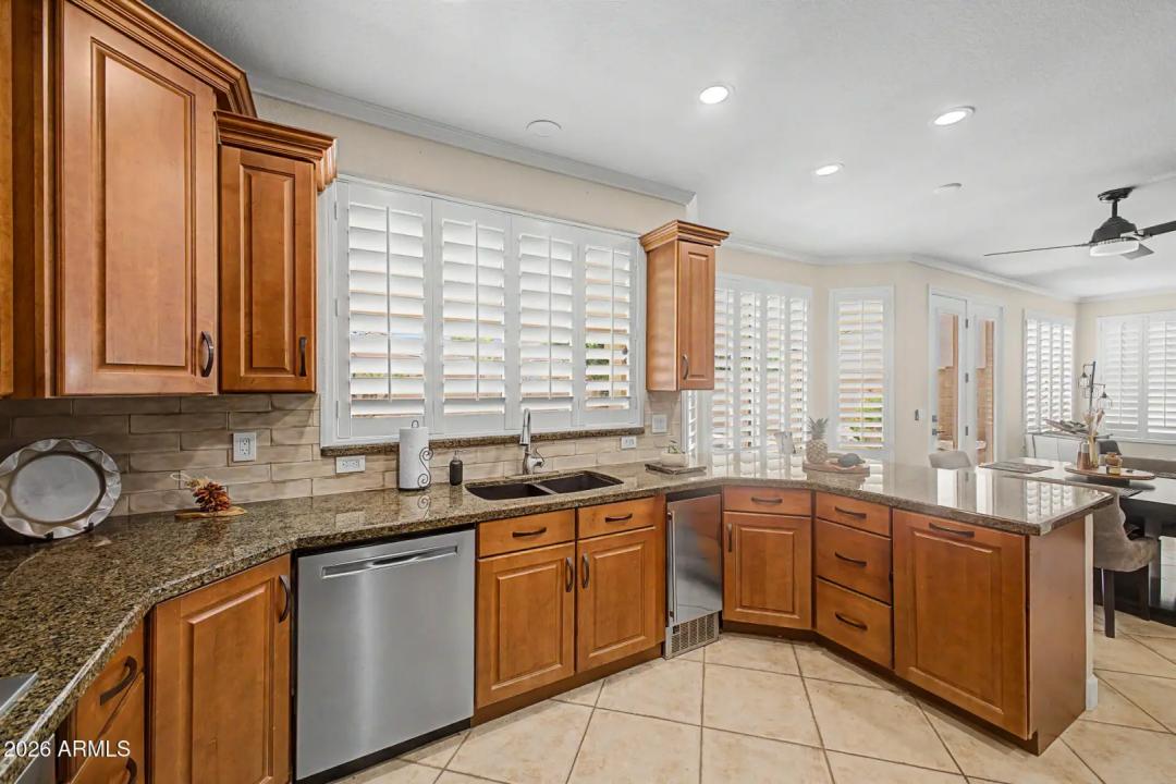 Real Estate Picture 8