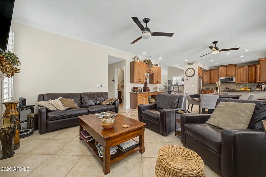 Real Estate Picture 12