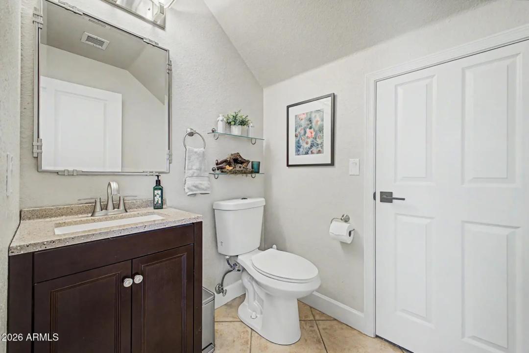 Real Estate Picture 13