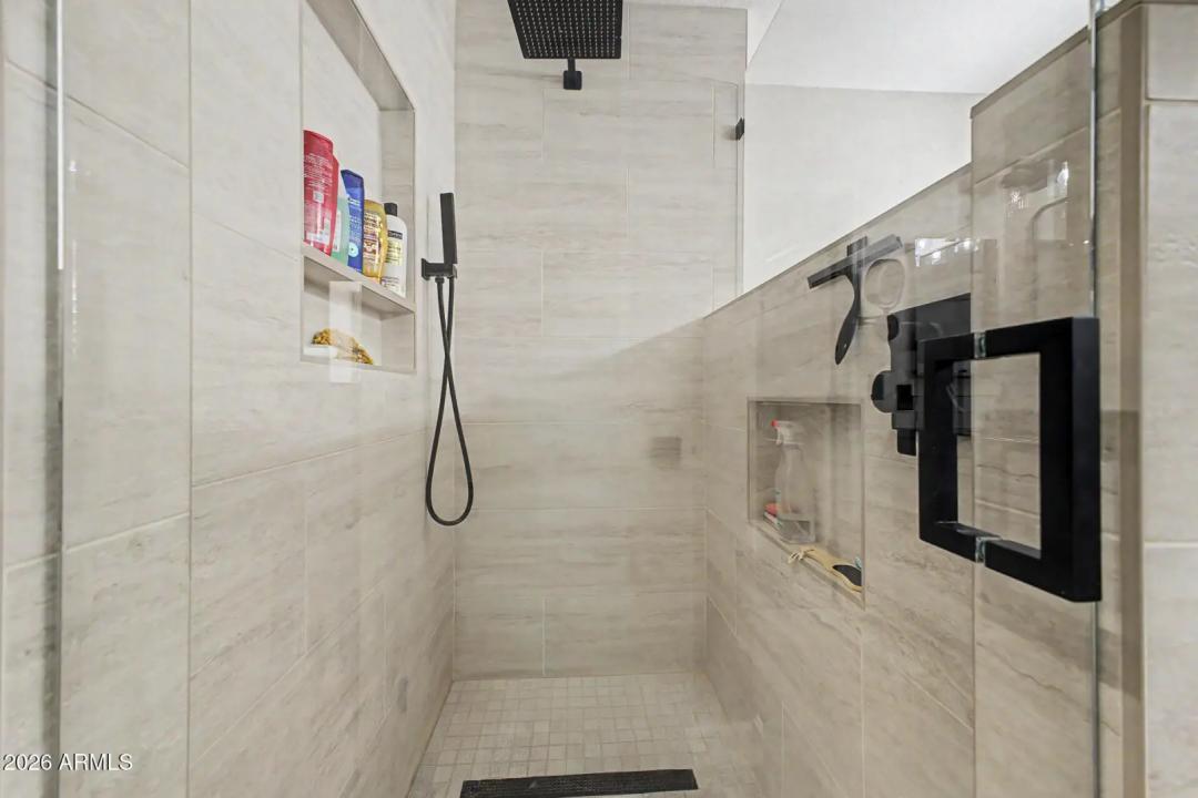Real Estate Picture 16