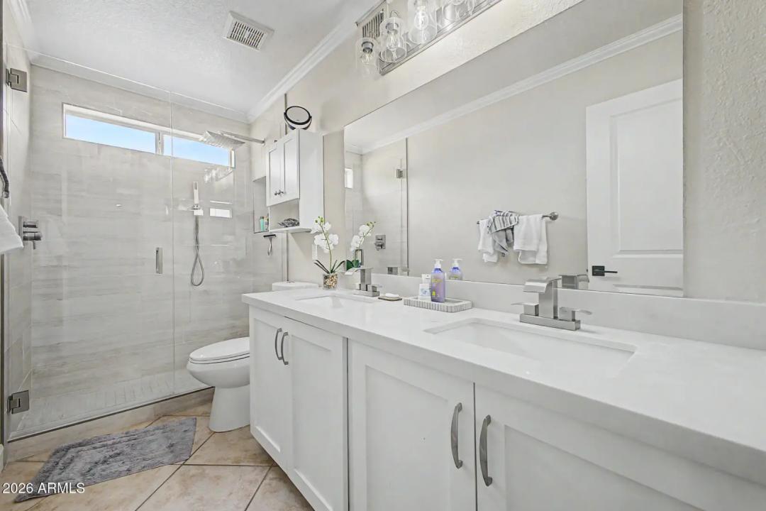 Real Estate Picture 17