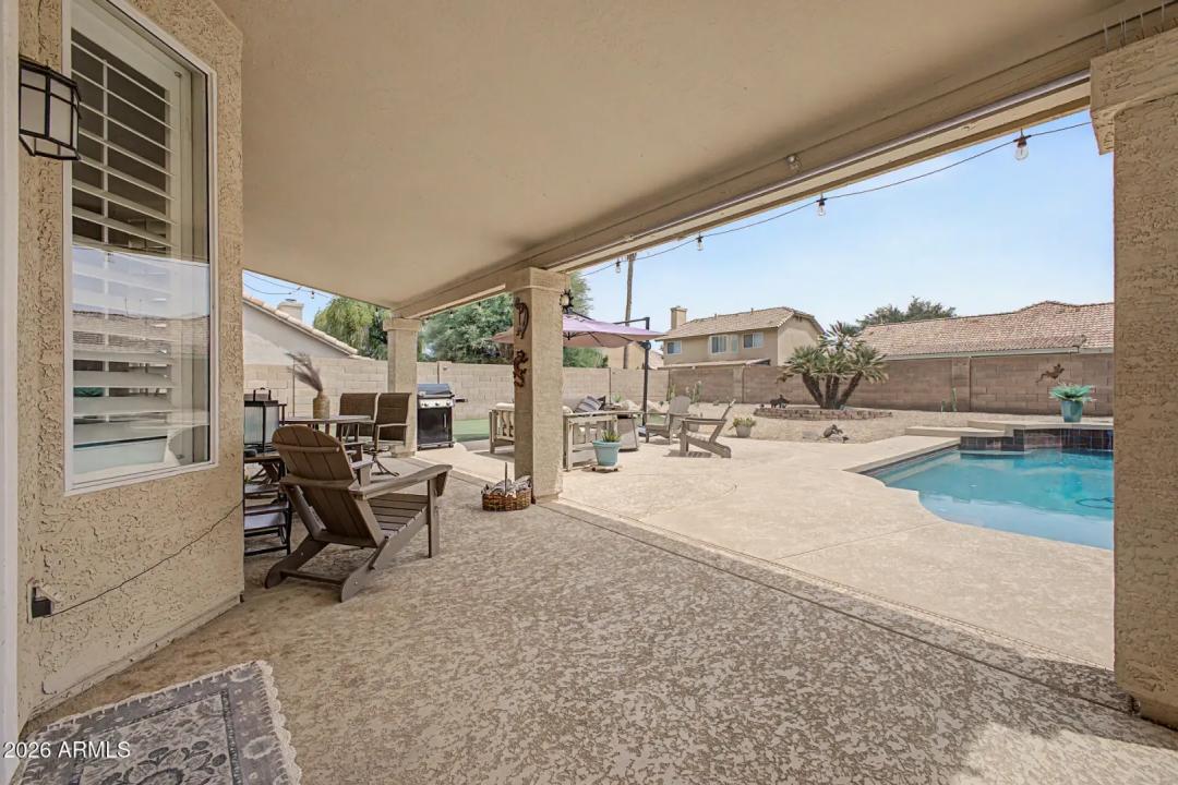 Real Estate Picture 21