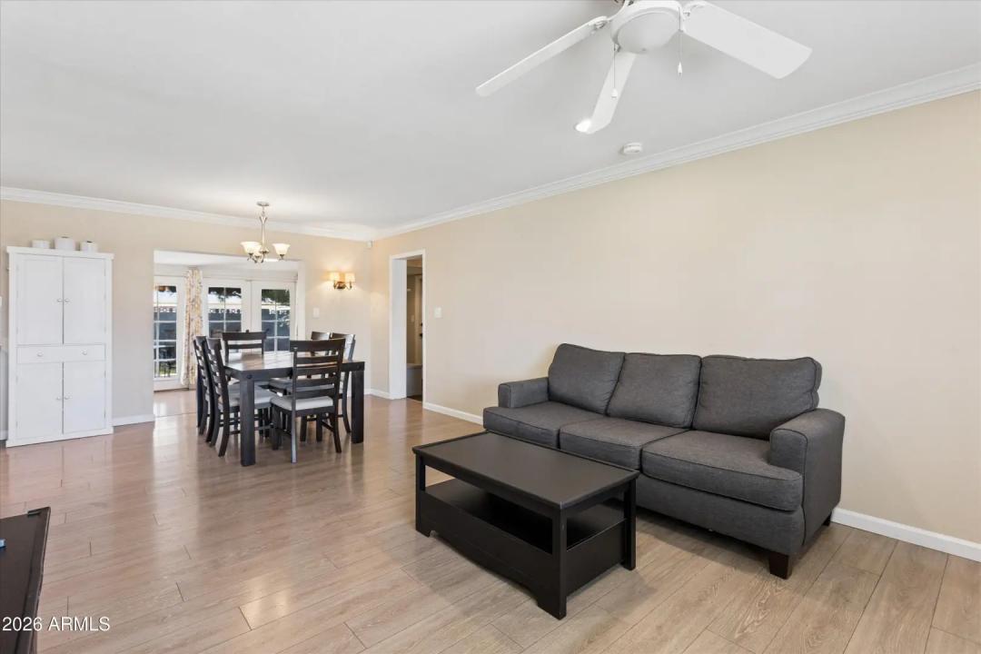 Real Estate Picture 5