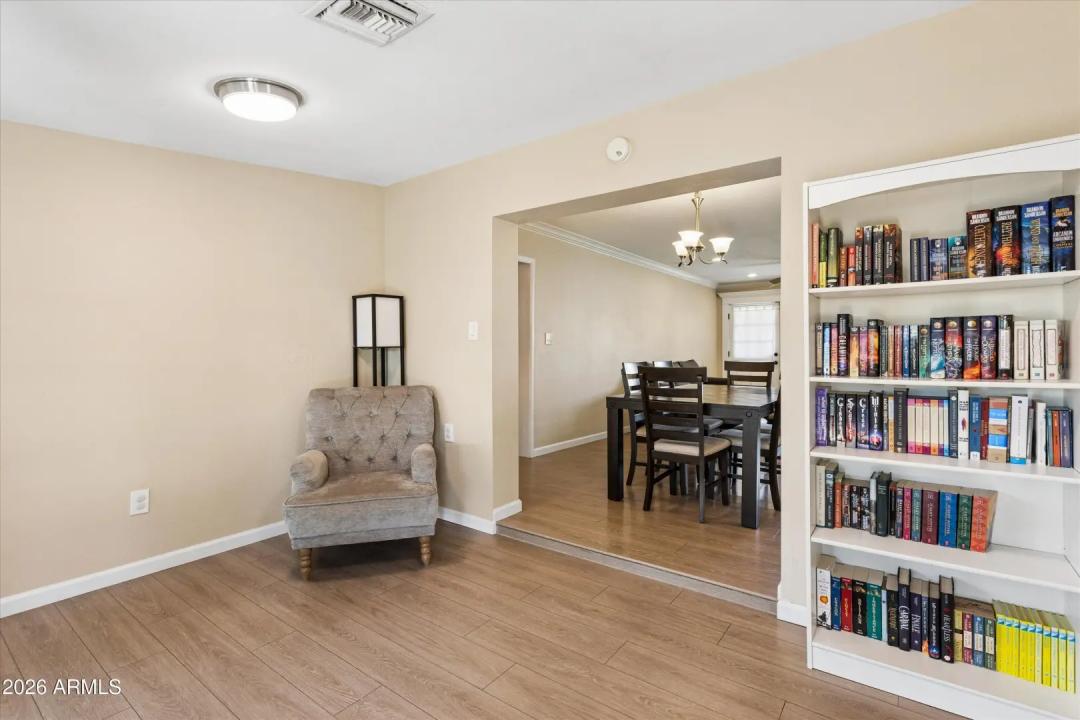 Real Estate Picture 15