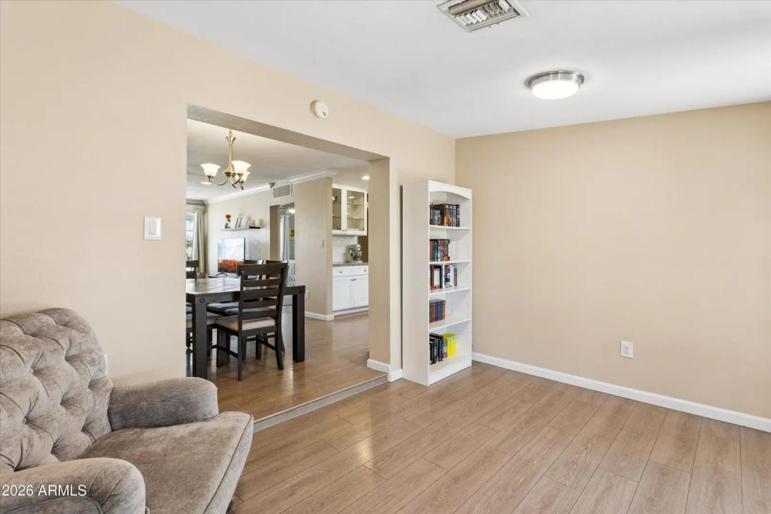 Real Estate Picture 16