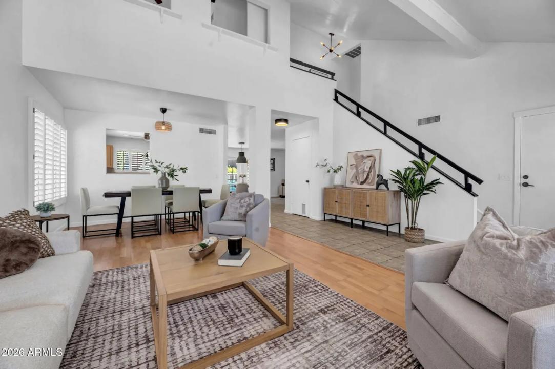 Real Estate Picture 4