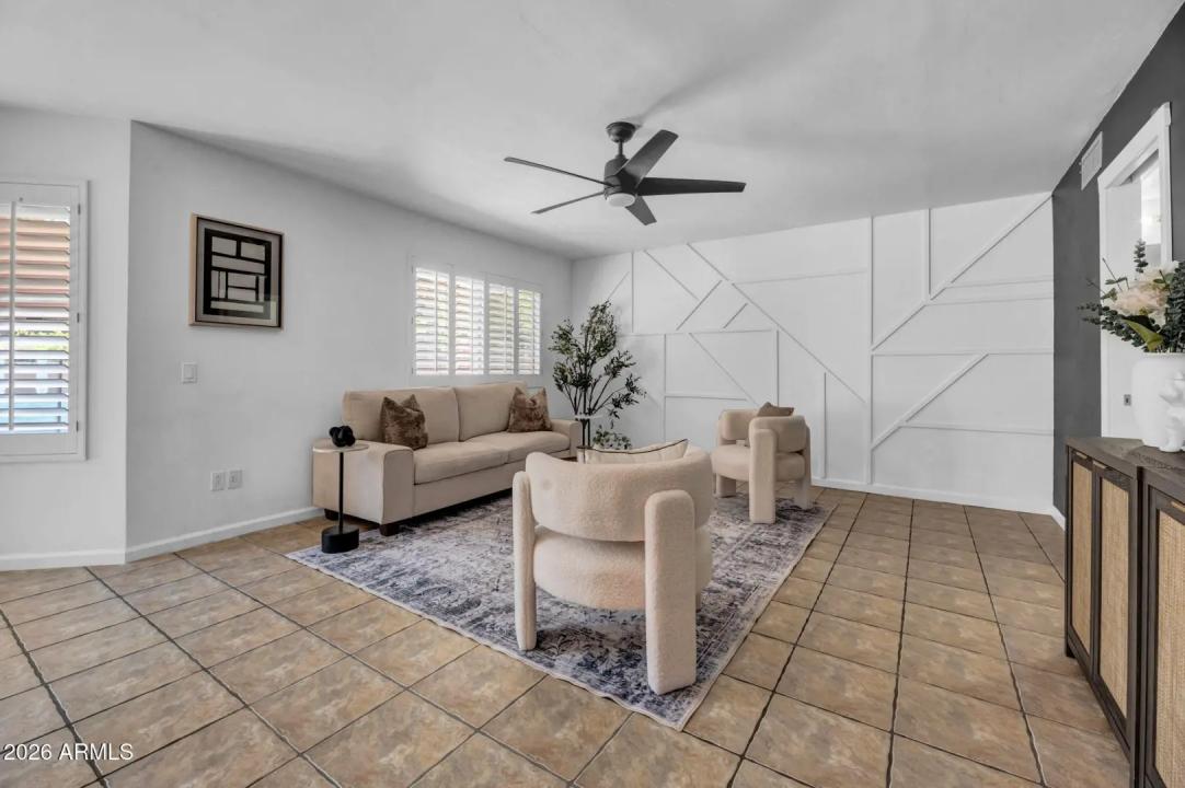 Real Estate Picture 5