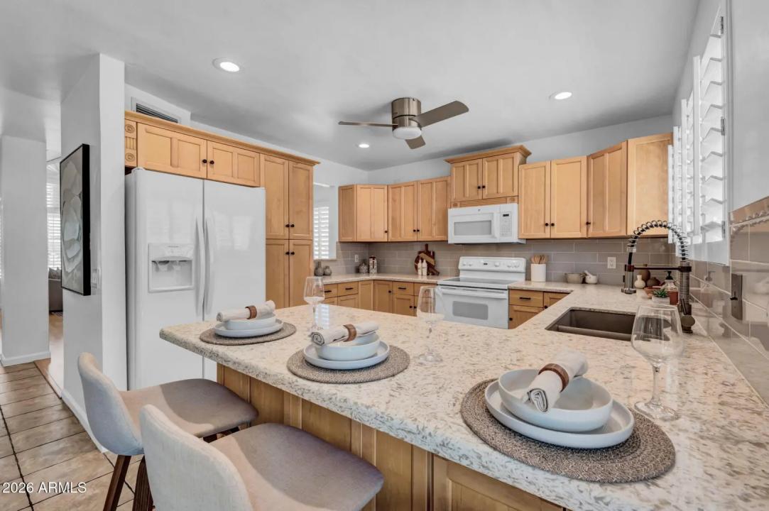 Real Estate Picture 7