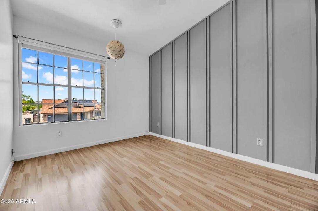 Real Estate Picture 16