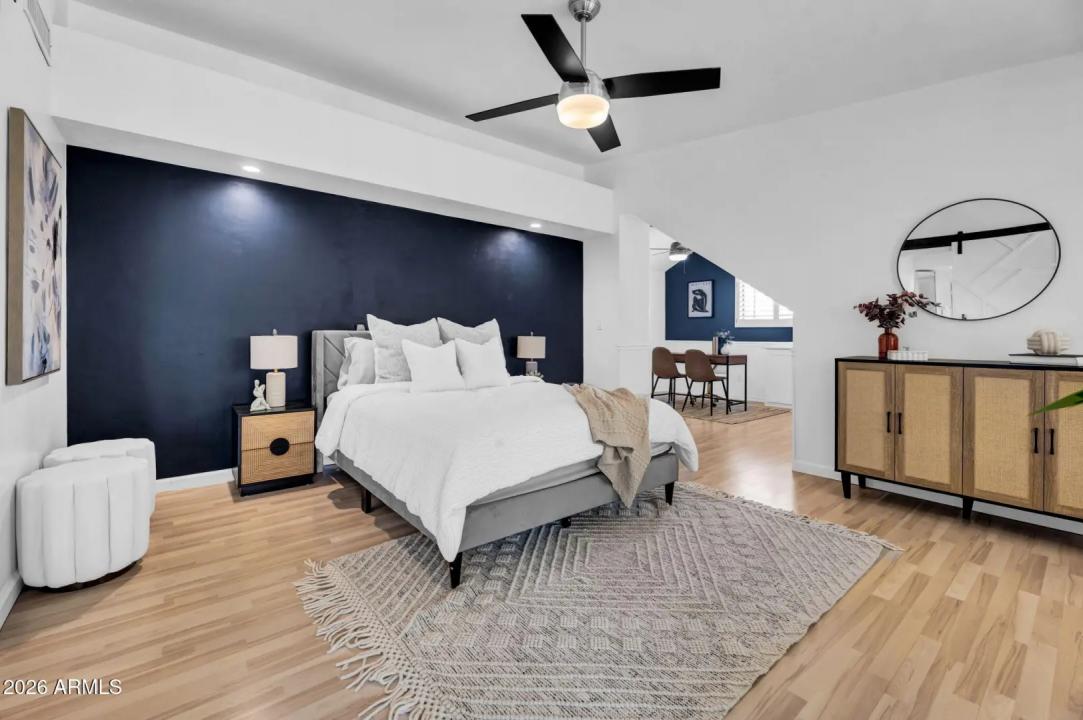 Real Estate Picture 11