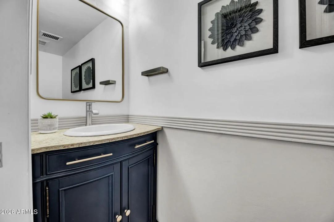 Real Estate Picture 9