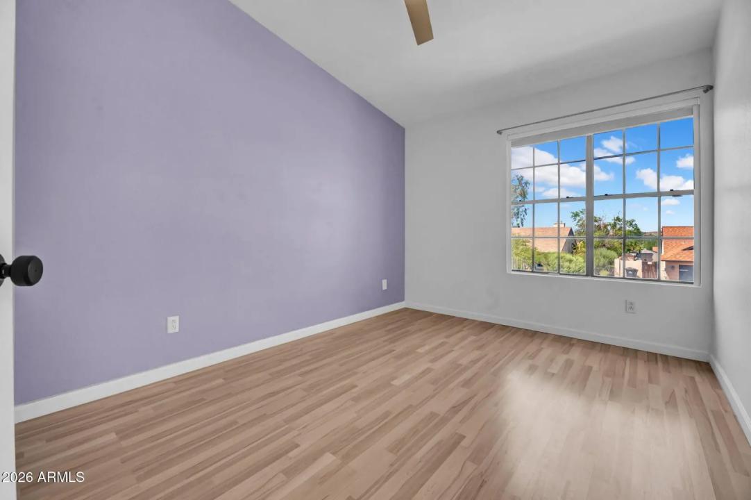 Real Estate Picture 17