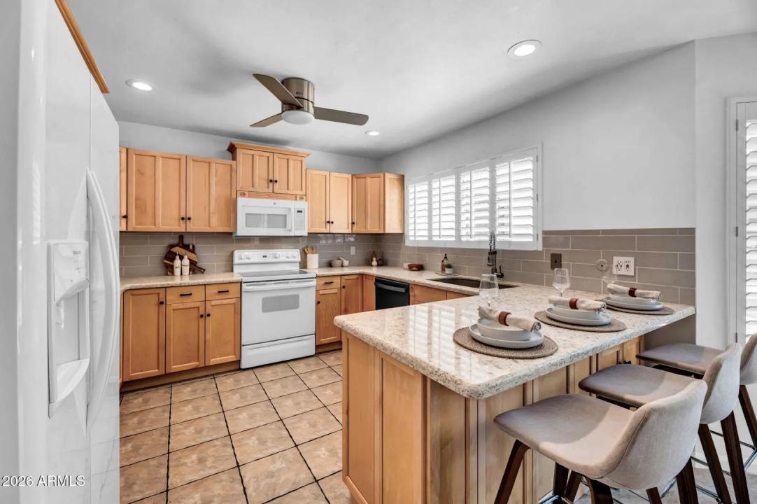 Real Estate Picture 8