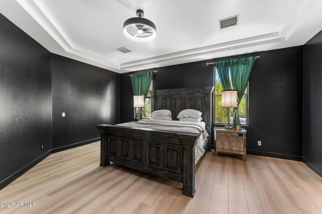 Real Estate Picture 10