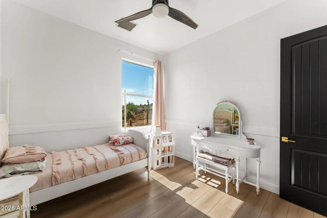 Real Estate Picture 42