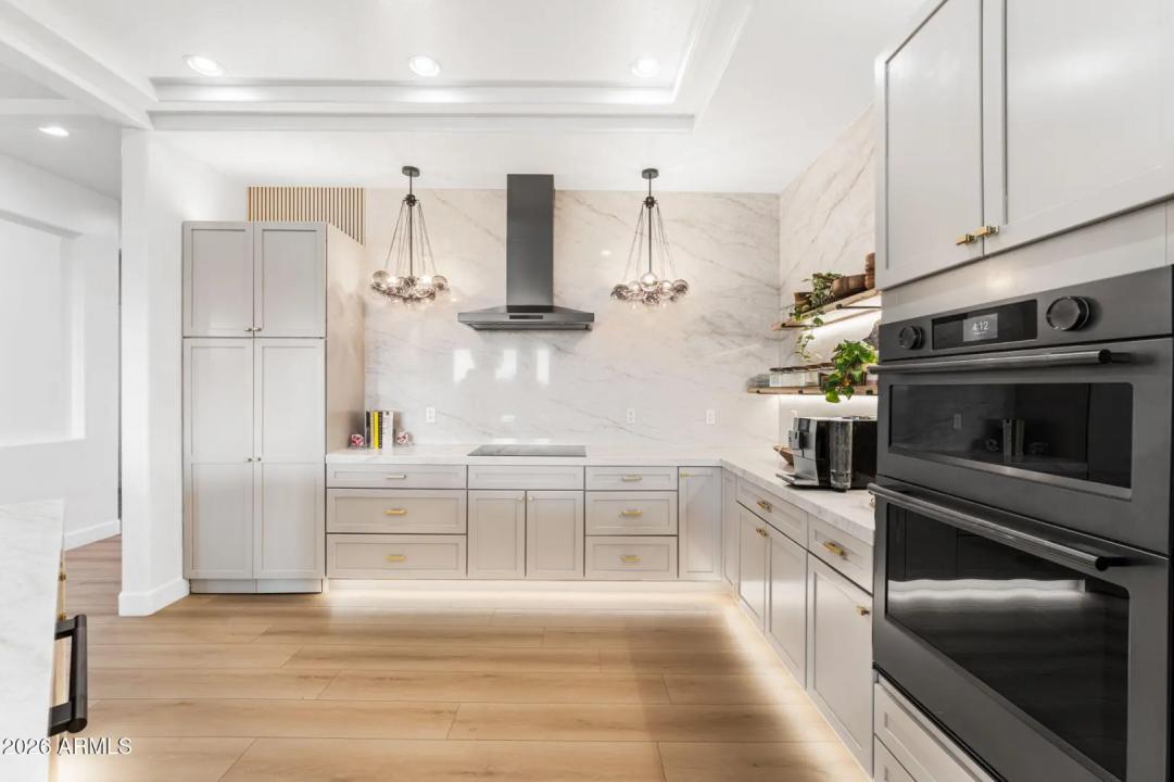 Real Estate Picture 20
